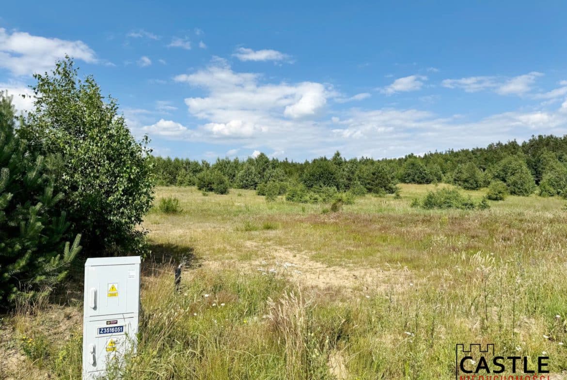 Piękna działka 1km od jeziora, są media!Kaszuby